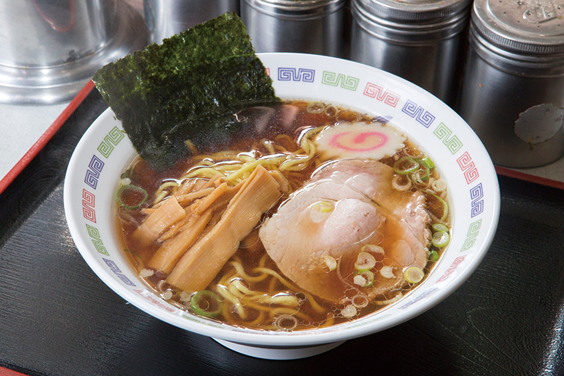 ↑スープは豚と鶏、手羽先、かつお節、 昆布からだしを取っている。チャー シューも柔らかくて美味