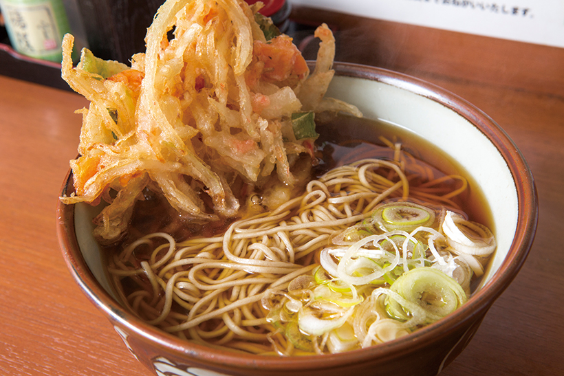 【立ち食いそば名店】夢中で飲み干してしまうウマさ! 美しい極細麺にだしが利いた濃厚つゆが絡む上野「元長」