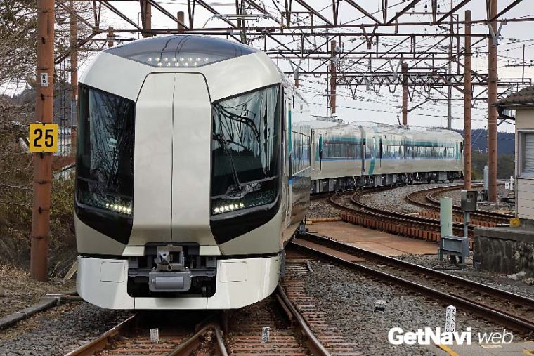 ↑東武日光駅へ入線。4月21日以降は6両で東武日光まで走ることは少なくなる。貴重なシーンに巡りあえた