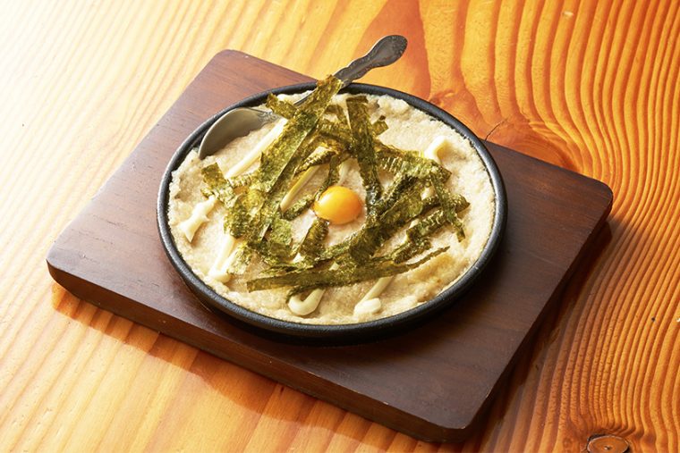 ↑フワッとトロッと焼き上げた山芋は、ホクホクの食感。ダシの旨味もおいしさの秘密