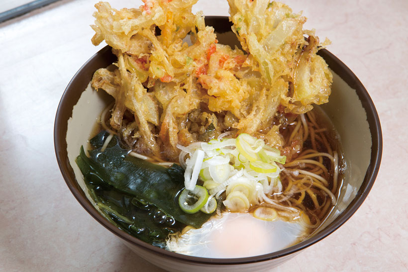 【立ち食いそば】パリサクの天ぷらそばに玉子…って嫌いな人いる? できたてにこだわる川崎市民のおふくろ的存在「金亀」