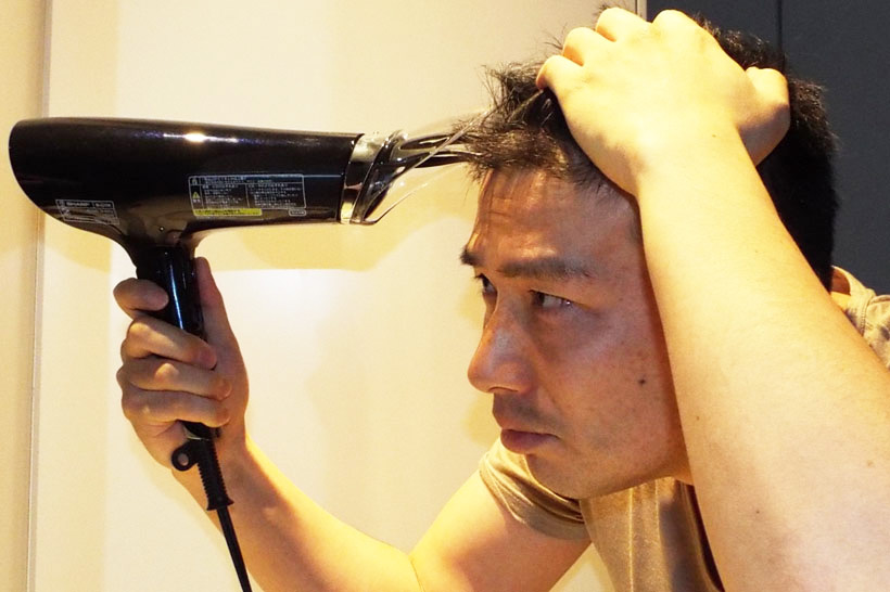 「頭皮に効くドライヤー」は1か月で中年男の薄毛を止められたか? シャープ「スカルプエステ」使用前と使用後を比べた結果……