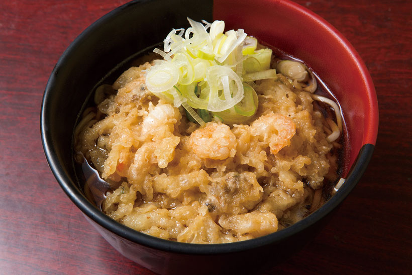 【立ち食いそば】愛されて40年…でも、麺を変えたのは大正解! もちもち麺と多彩な天ぷらでビジネスマンを癒す赤坂見附「蓼科」