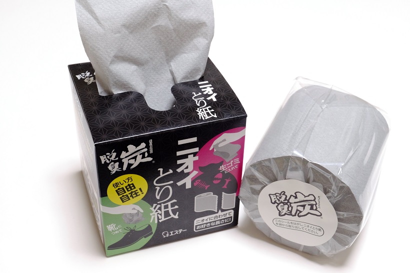 脱臭炭がトイレットペーパー型に進化! ちぎって入れるだけの「ニオイとり紙」がとても画期的!
