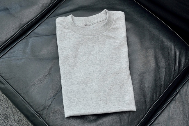↑実際にデモンストレーション版のランドロイドが全自動でたたんだTシャツ。まるでブティックの商品のようにきれいにたたまれていました