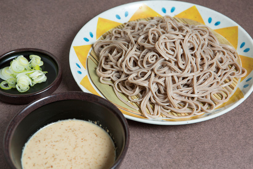【立ち食いそば】雰囲気、接客はほぼホテル!? 夏はクリーミーすぎるごまだれが人気の御成門「六花たべりゃんせ」