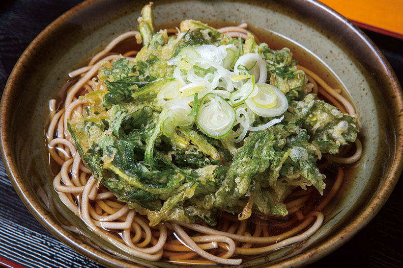 【立ち食いそば】天ぷらは何と14種類! 「古き良き味」で41年にわたって愛される亀有の老舗「鈴しげ」
