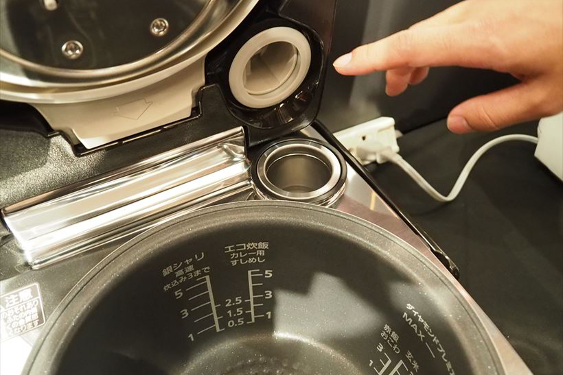 最新炊飯器の「かまどリスペクト」はここまで来た! 新「Wおどり炊き」が「ひとにぎりのわら」再現のために行ったこと