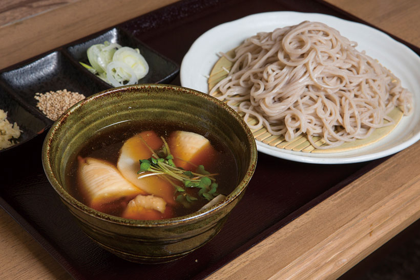 【立ち食いそば】ゆでたて生麺をつるっといこう! たけのこ、ベーコンなどを使った創作そばが楽しい池袋「梟小路」
