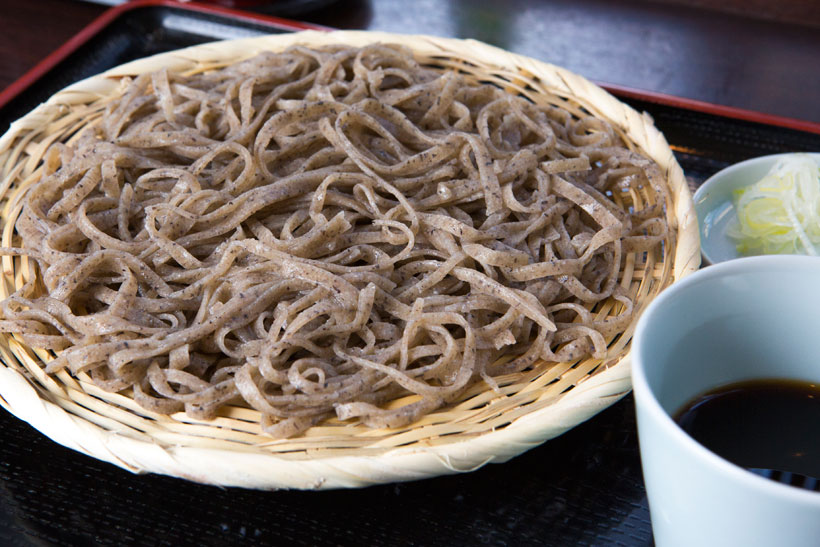 【立ち食いそば】ホントにこの価格でいいの? 高級店並みの手打ち麺＆つゆが立ち食い価格で味わえる人形町「誠や９号店」
