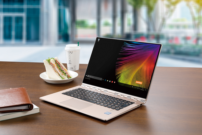 カフェでドヤ顔できるノートPCはどれ? 最新モデル5製品の実力をプロが採点してみた!