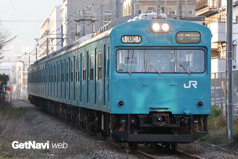 国鉄形電車の“聖地”といわれる関西圏のいまーーダイヤ改正後も活躍する老優たちの姿を追った