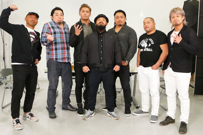 新日本プロレス最旬ユニット、CHAOSのサプライズ誕生パーティに密着! ベテランの外道選手にメンバーは何を贈ったか?