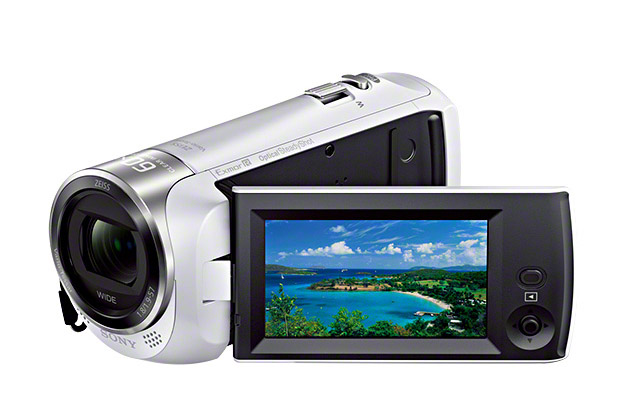 重さたったの215g! 片手で軽々扱えるソニーハンディカム「HDR-CX470」