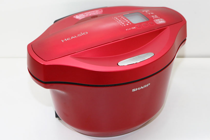 ↑食材の水分を活用して調理ができる水なし自動調理鍋ヘルシオ ホットクック KN-HT24B