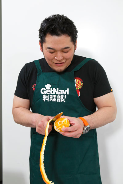 ↑フルーツの皮むきもお手のもの