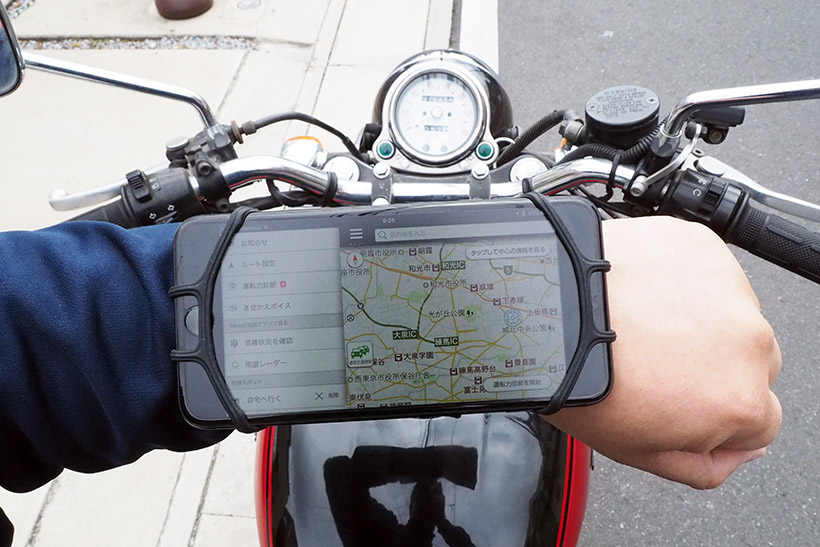 【レビュー】意外と使える! スマホを手首に装着する「スマートフォンリストバンド」