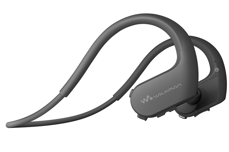 周囲の音も聞けるから安心! スポーツ向けイヤホン一体型ウォークマン「WS620」シリーズ