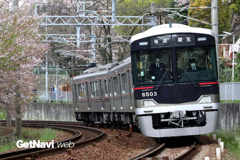 ↑上記の神戸電鉄6000系は4両ということもあり絵になったが、この写真の6500系は3両編成と1両短くどうも絵になりにくかった