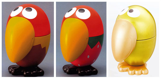 ↑やがて「カンヅメ」はキョロちゃんのカタチに。左から「キョロカンいちご」「キョロカンピーナッツ」、2007年に発売40周年を記念した「黄金のキョロカン」