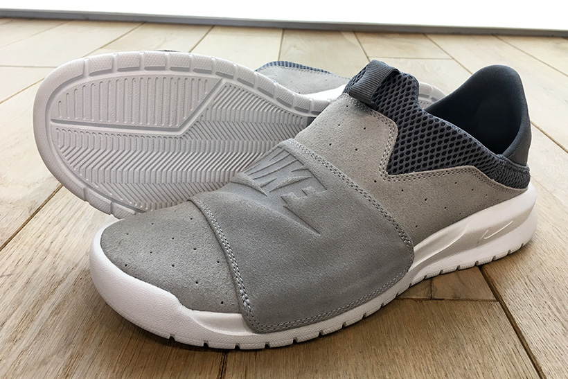 デカいNIKEロゴを配した定番サンダルがスニーカーに! スリッポン+サンダルの2way仕様で快適さも格別だ