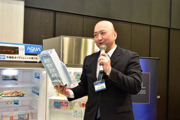 ↑自動製氷機能を搭載しており、給水経路をすべて洗えるようになっている