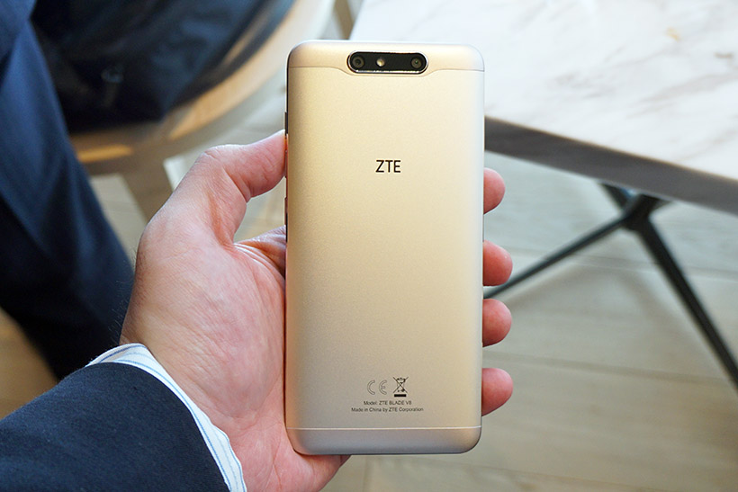 【SIMフリースマホ】この実力で3万円台はお買得! デュアルカメラでボケ感のある写真が撮れるZTE「BLADE V8」