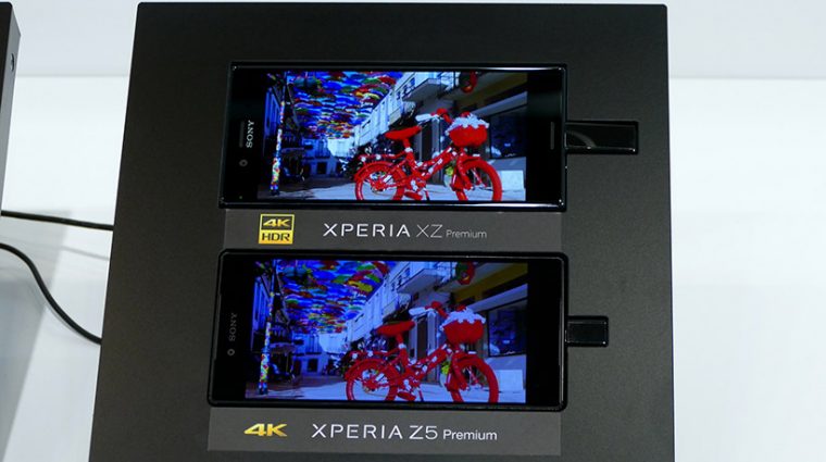 ↑4K対応の従来モデルと4K・HDR対応の新モデルの比較展示