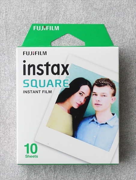 ↑「instax SQUARE」フィルム