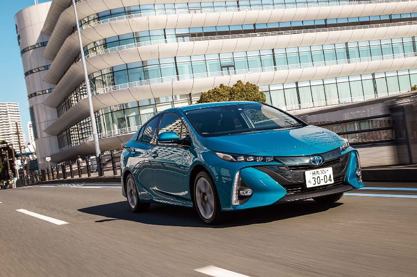 【60秒でわかるプリウスPHV】もはやPHVとしての充電機能は最強のレベル