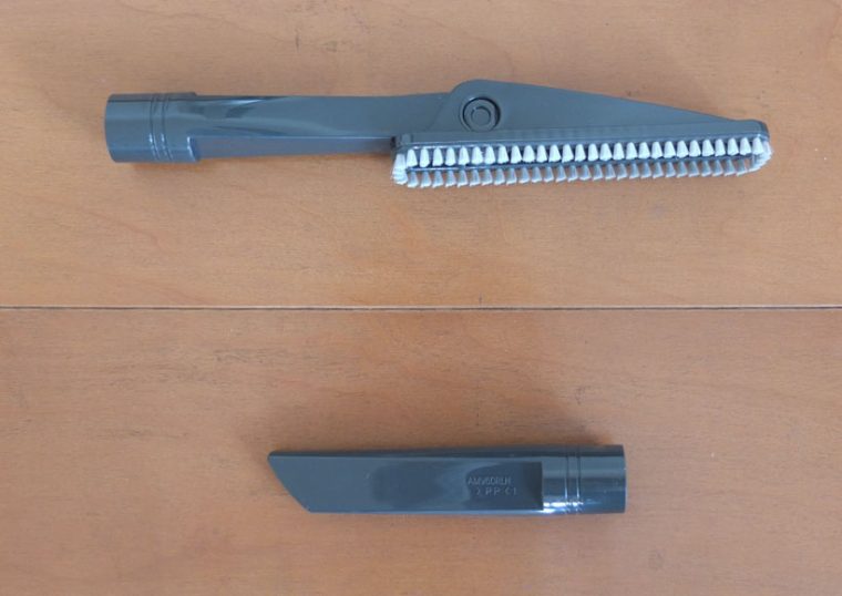↑上がペタすき間ノズル、下がすき間用ノズル