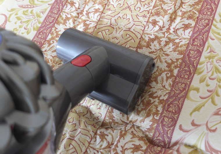 ↑ミニモーターヘッドはソファやマットレス、クルマの中などの掃除に最適