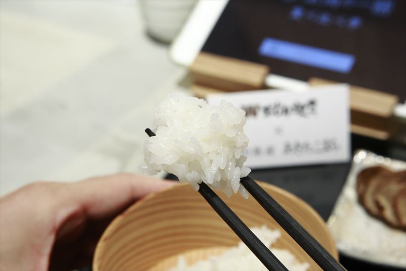 ↑「Wおどり炊き」で炊いたあきたこまちのごはん