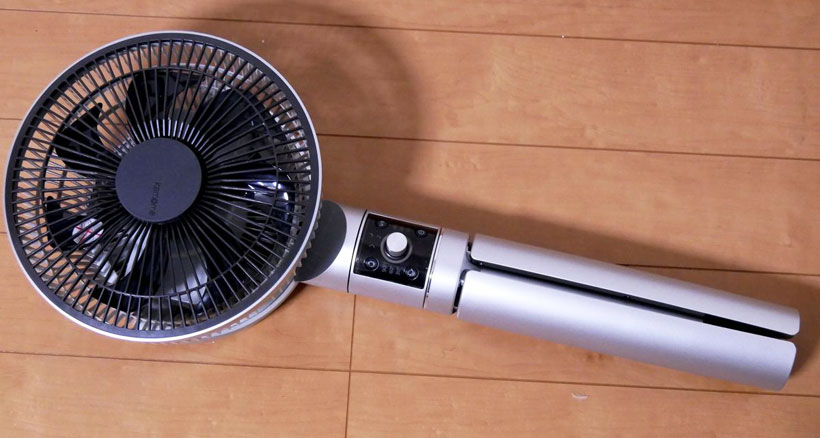 ↑脚をたたむと棒状に。持ち運びも簡単