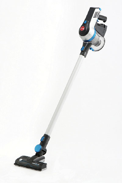 【SPEC】●サイズ/質量:約W230×H113×D225㎜/約2.1kg●連続運転時間:約24分●集じん容量:約0.4L●充電時間:約5.5時間●付属品: すきまノズル、ふとん用ノズル、ブラシノズル、壁付けブラケット、保管バッグ
