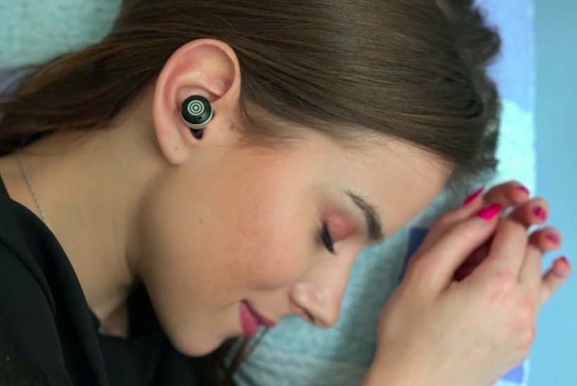イヤホンから出る音で快眠をサポート! ありそうでなかった「眠りの質が高まるアイテム」3選