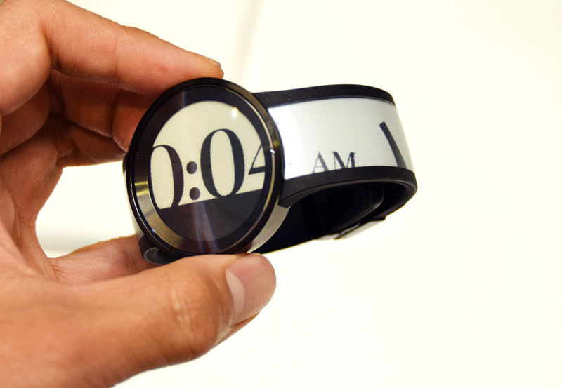 ソニーらしさ全開! 「ほぼ全部電子ペーパー」の腕時計・FES Watch Uに触ってきた