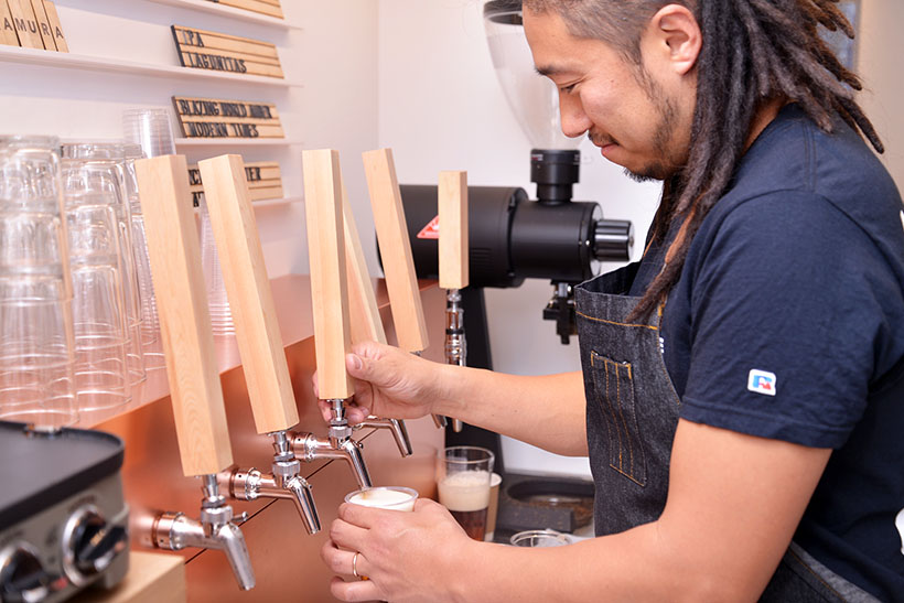 ↑クラフトビールは生のハーフパイント(いわゆるMサイズ)が650円、パイント(Lサイズ)が1200円
