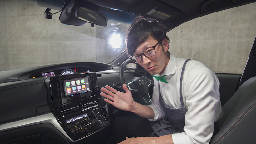 スマホとクルマを高次元で融合――言葉の魔術師・実演販売士がカロッツェリアの新製品を2分で完全プレゼン