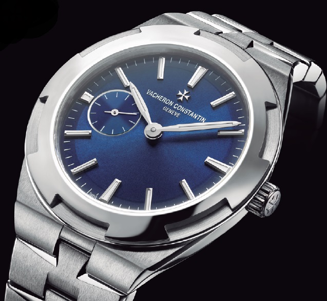 ↑VACHERON　CONSTANTIN「オーヴァーシーズ・スモールモデル」226万8000円/ Ref.2300V/100A-B170/自動巻き/150m防水/直径37㎜、厚さ10.8㎜