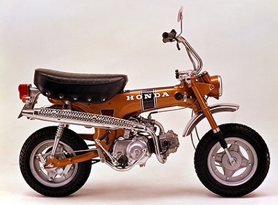 ↑ダックスも様々なモデルチェンジを経て、1981年で一度生産終了に。その後、1995年にリメイクモデルが登場した