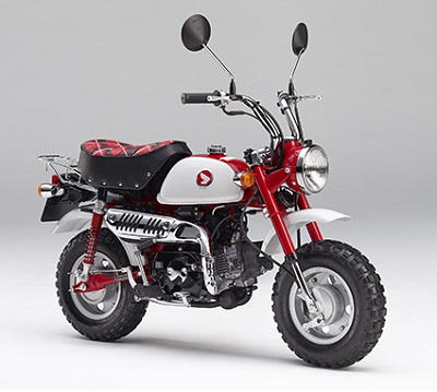 ↑今年発売のモンキー50周年モデル。初代Z50Mのデザインを現代風にアレンジしている