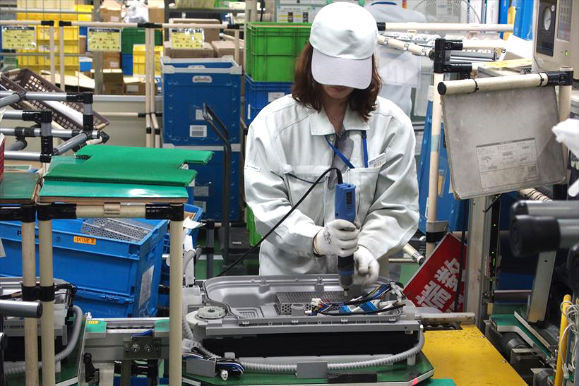 古くて新しい家電「食洗機」ーーその生産ラインは実に現代的だった【パナソニック草津工場見学】