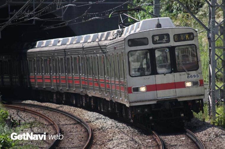↑東急田園都市線を走行する8590系は現状、平日の朝夕のみの運用がほとんど