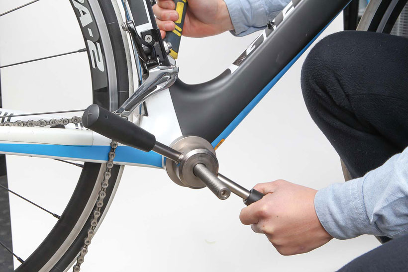 【画像多数】作業はシンプル…でも力技は禁物! ロードバイク中上級機種の標準装備・プレスフィットBBの脱着方法