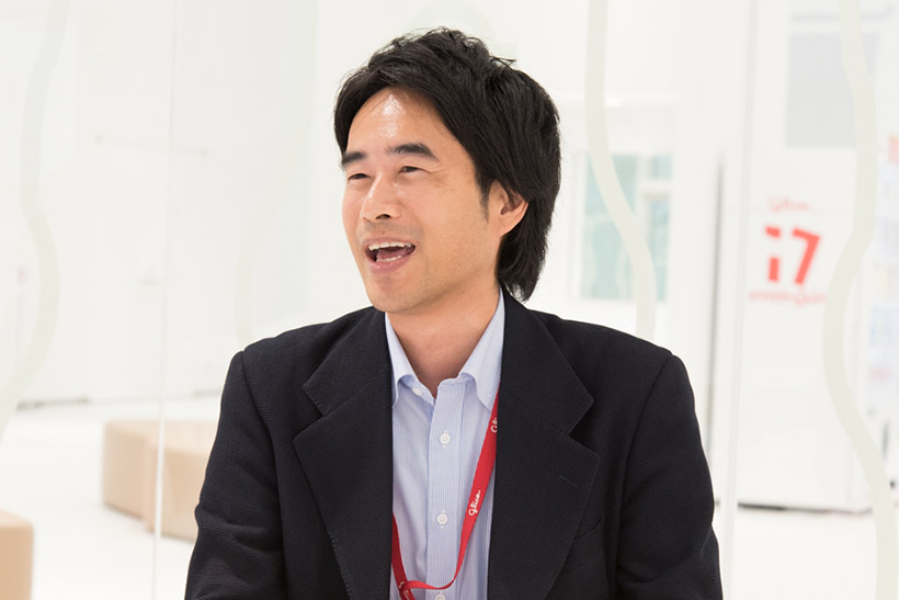 ↑アイスクリームマーケティング部でパピコを担当している梅林卓也さん