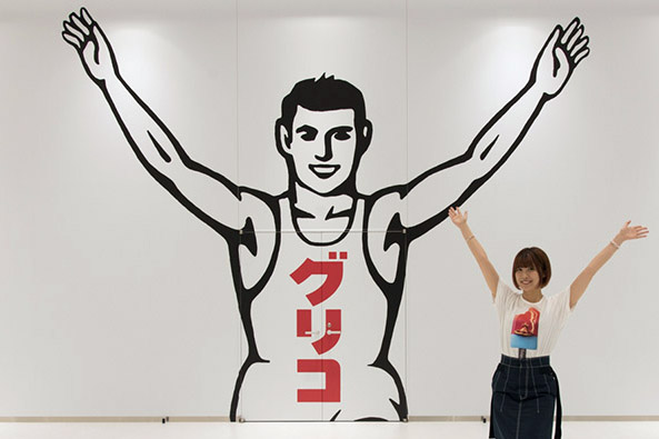 すでに予約殺到! この夏の注目スポット「グリコピア CHIBA」に声優・前田玲奈が潜入!