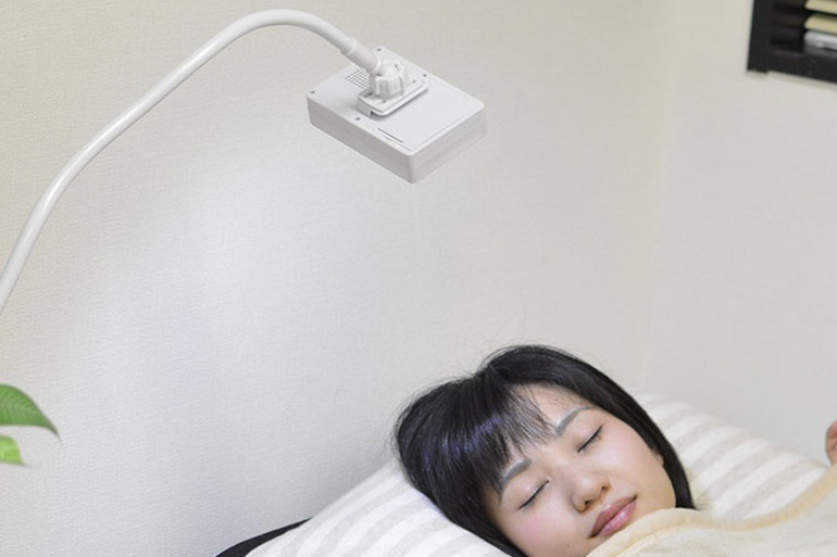 朝起きられない人にオススメ! 光で自然な目覚めを実現する「おはようライト」
