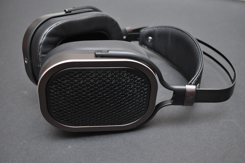 ↑Acoustic Research初のヘッドホン「AR-H1」