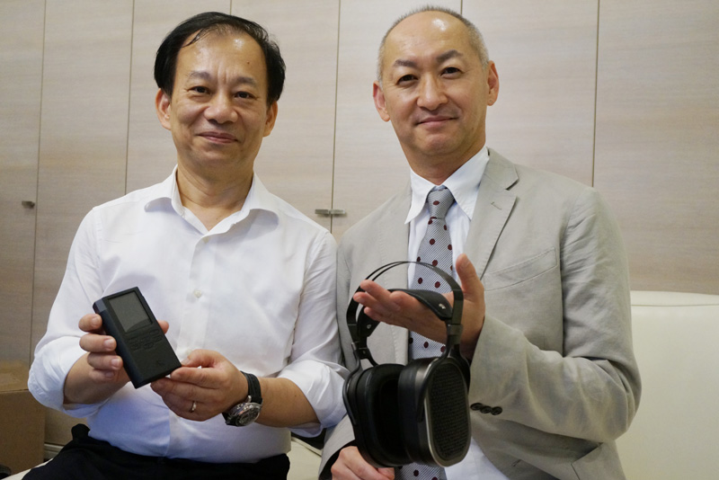 ↑VOX InternationalでAcoustic Researchを担当するエリック・スー氏(右)とレイモンド・チャン氏(左)
